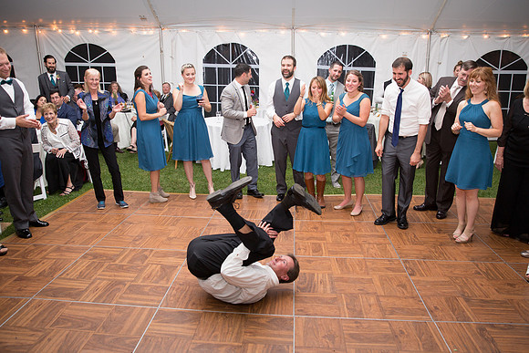 Beautiful outdoor fall wedding at the Cooper Hill Inn
